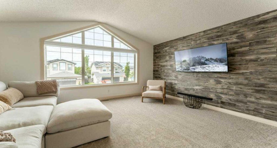 131 Westmount Hill, Okotoks, Alberta T1S 0E1, 3 Bedrooms Bedrooms, ,4 BathroomsBathrooms,Residential,For Sale,Westmount,A2324285