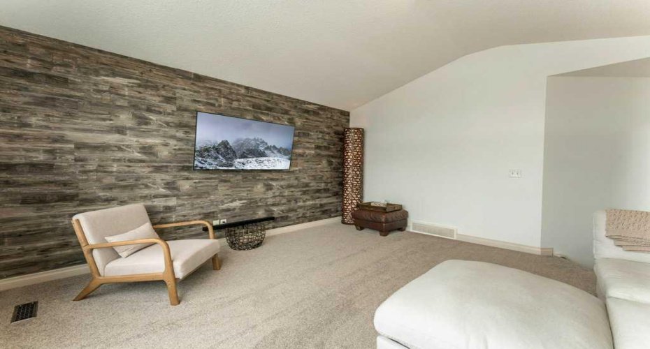 131 Westmount Hill, Okotoks, Alberta T1S 0E1, 3 Bedrooms Bedrooms, ,4 BathroomsBathrooms,Residential,For Sale,Westmount,A2324285