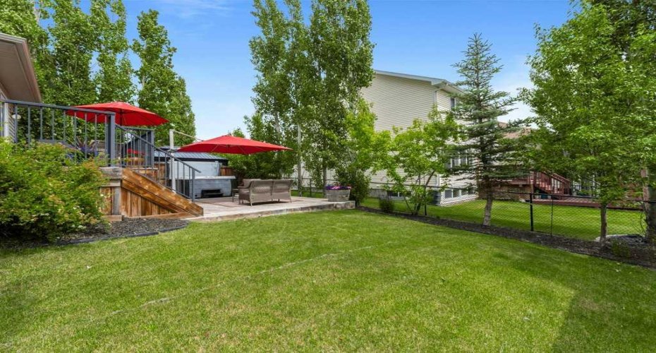 131 Westmount Hill, Okotoks, Alberta T1S 0E1, 3 Bedrooms Bedrooms, ,4 BathroomsBathrooms,Residential,For Sale,Westmount,A2324285