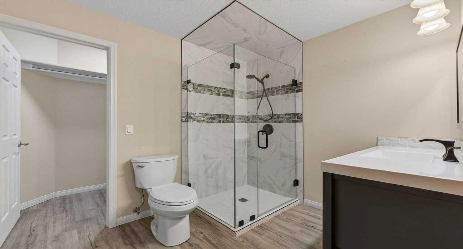 Bathroom #3 - Lower Level - Dual Access