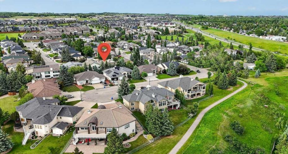Upscale Homes & Ridge to South