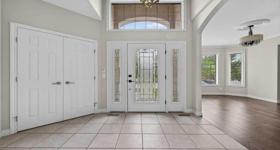Bright Entry with High Ceiling