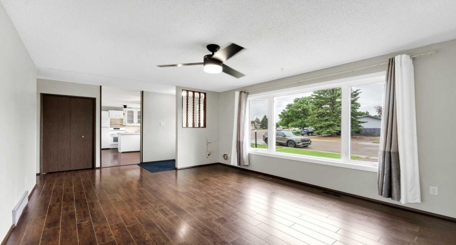 78 Clark Crescent, Medicine Hat, Alberta T1B 1S1, 4 Bedrooms Bedrooms, ,2 BathroomsBathrooms,Residential,For Sale,Clark,A2325308
