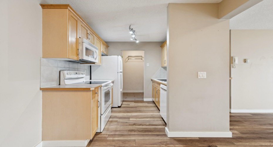 13045 6 Street, Calgary, Alberta T2W 5H1, 2 Bedrooms Bedrooms, ,1 BathroomBathrooms,Residential,For Sale,6,A2325330