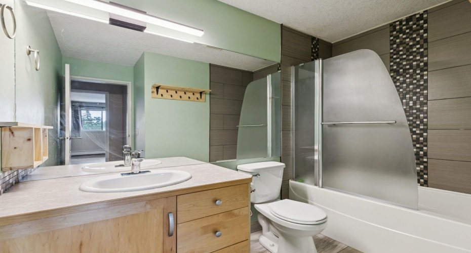 13045 6 Street, Calgary, Alberta T2W 5H1, 2 Bedrooms Bedrooms, ,1 BathroomBathrooms,Residential,For Sale,6,A2325330