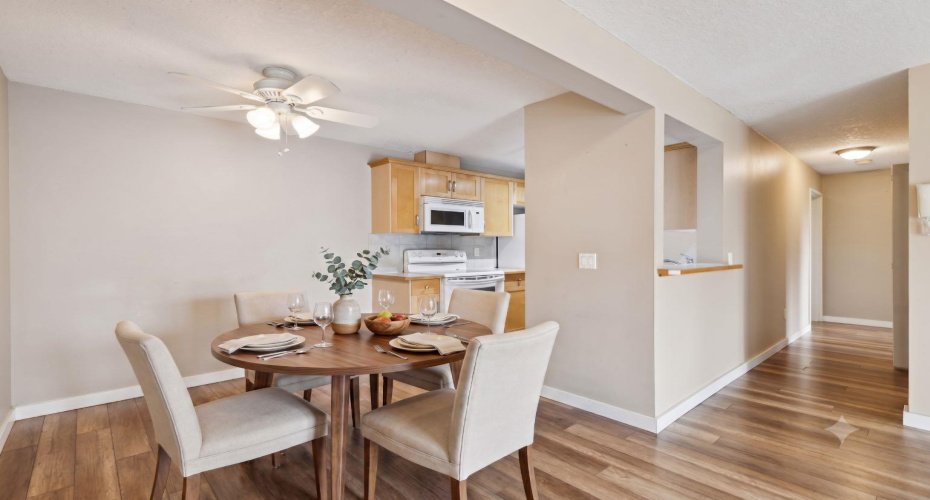 Virtually staged dining