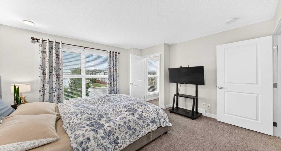 112 Carrington Boulevard, Calgary, Alberta T3P 1K8, 2 Bedrooms Bedrooms, ,3 BathroomsBathrooms,Residential,For Sale,Carrington,A2325340