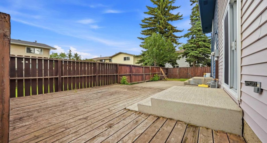 5608 Rundlehorn Drive, Calgary, Alberta T1Y3J2, 3 Bedrooms Bedrooms, ,3 BathroomsBathrooms,Residential,For Sale,Rundlehorn,A2325345