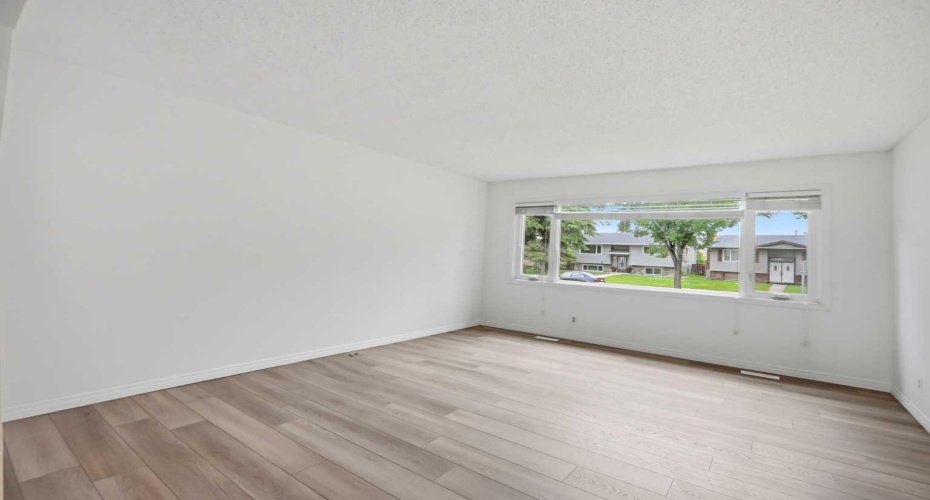 5608 Rundlehorn Drive, Calgary, Alberta T1Y3J2, 3 Bedrooms Bedrooms, ,3 BathroomsBathrooms,Residential,For Sale,Rundlehorn,A2325345