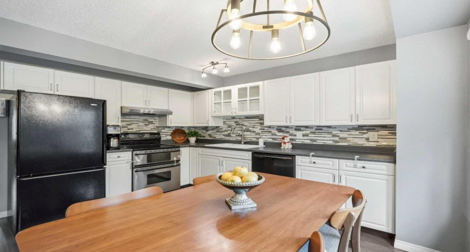 104 Patina Point, Calgary, Alberta T3H 3J7, 3 Bedrooms Bedrooms, ,2 BathroomsBathrooms,Residential,For Sale,Patina,A2325359
