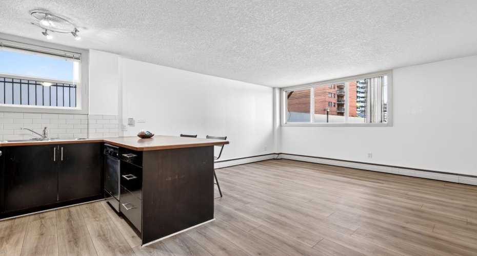 1333 13 Avenue, Calgary, Alberta T3C 0T4, 1 Bedroom Bedrooms, ,1 BathroomBathrooms,Residential,For Sale,13,A2325381