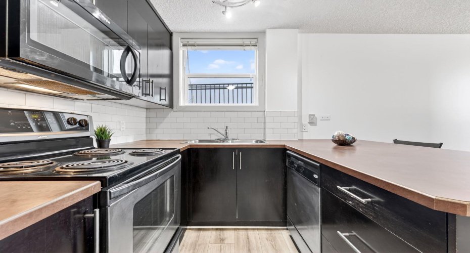 1333 13 Avenue, Calgary, Alberta T3C 0T4, 1 Bedroom Bedrooms, ,1 BathroomBathrooms,Residential,For Sale,13,A2325381