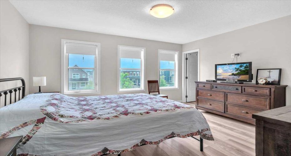 70 Haskayne Drive, Calgary, Alberta T3L 0H1, 3 Bedrooms Bedrooms, ,3 BathroomsBathrooms,Residential,For Sale,Haskayne,A2325395