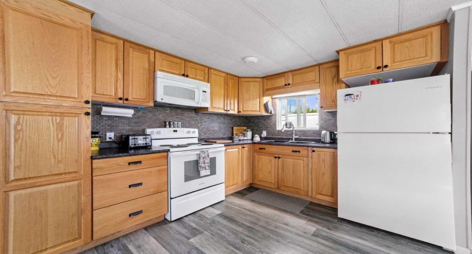 5306 49 Street, Daysland, Alberta T0B 1A0, 3 Bedrooms Bedrooms, ,1 BathroomBathrooms,Residential,For Sale,49,A2325399