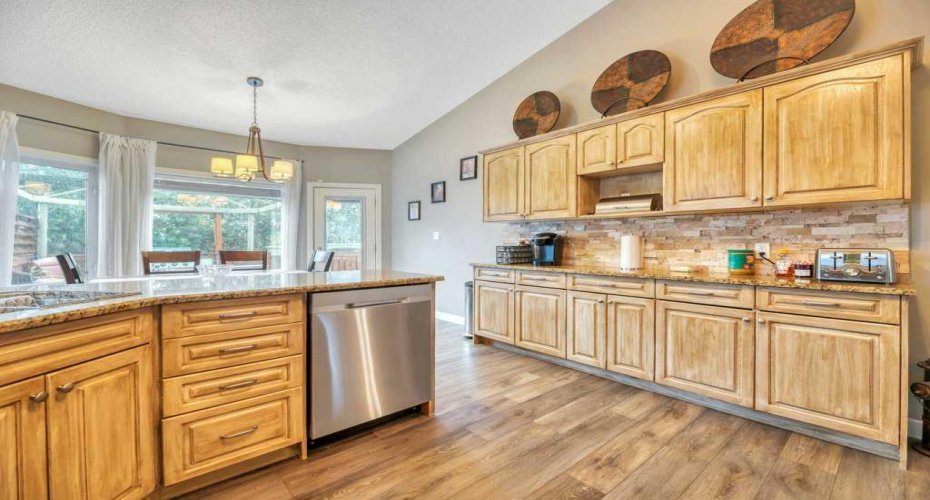 133 Oakmere Point, Chestermere, Alberta T1X 1M8, 4 Bedrooms Bedrooms, ,3 BathroomsBathrooms,Residential,For Sale,Oakmere,A2325404