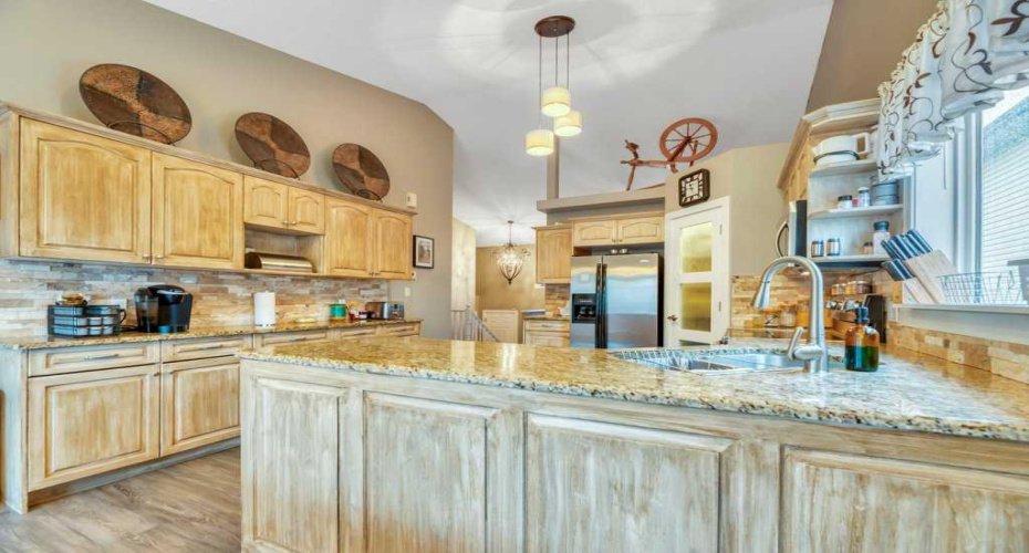 133 Oakmere Point, Chestermere, Alberta T1X 1M8, 4 Bedrooms Bedrooms, ,3 BathroomsBathrooms,Residential,For Sale,Oakmere,A2325404