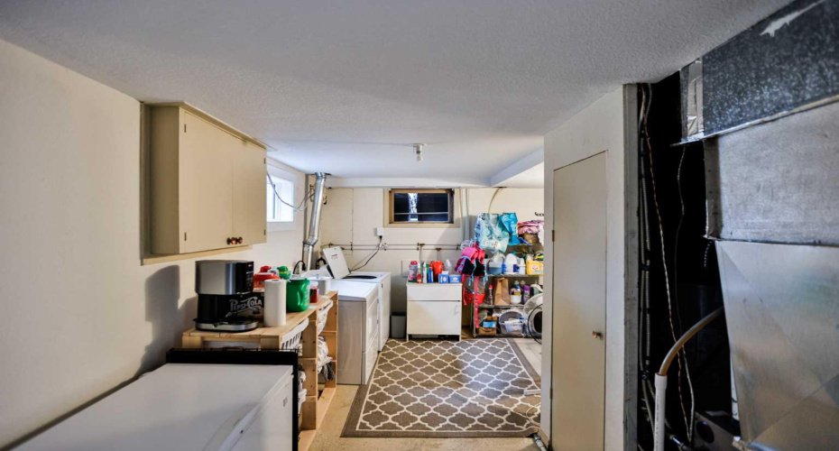 89 E 200 N, Raymond, Alberta T0K 2S0, 4 Bedrooms Bedrooms, ,2 BathroomsBathrooms,Residential,For Sale,200 N,A2325407