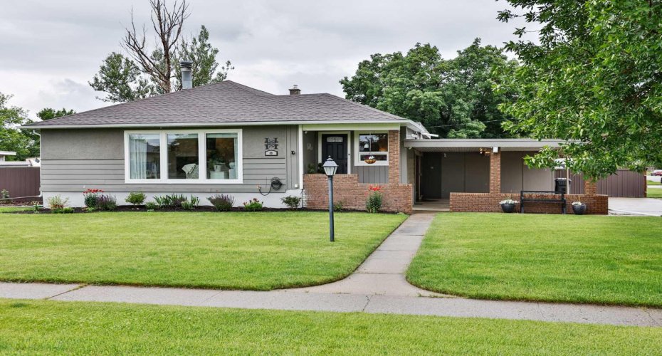 89 E 200 N, Raymond, Alberta T0K 2S0, 4 Bedrooms Bedrooms, ,2 BathroomsBathrooms,Residential,For Sale,200 N,A2325407