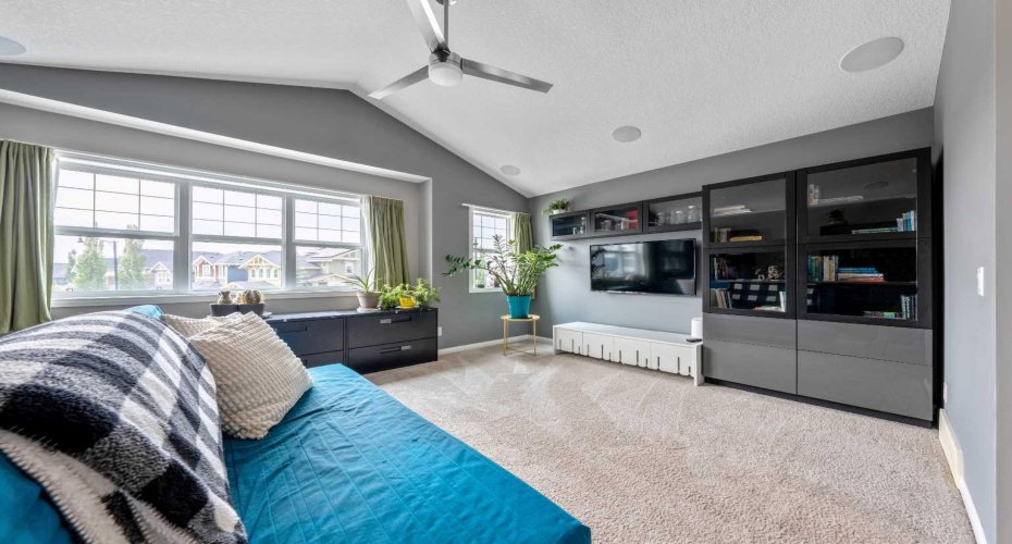 Bonus room up