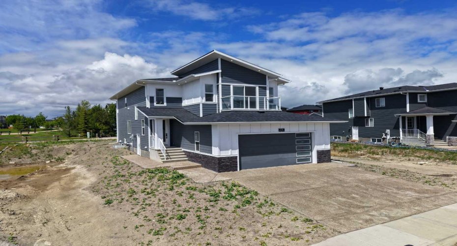 75 Sunvalley Way, Cochrane, Alberta T4C 0X8, 3 Bedrooms Bedrooms, ,3 BathroomsBathrooms,Residential,For Sale,Sunvalley,A2324347