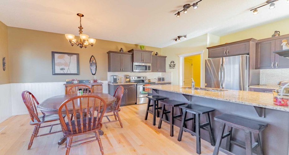 142 West Pointe Circle, Cochrane, Alberta T4C 0C2, 3 Bedrooms Bedrooms, ,4 BathroomsBathrooms,Residential,For Sale,West Pointe,A2324929