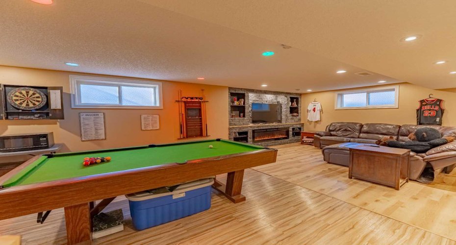 142 West Pointe Circle, Cochrane, Alberta T4C 0C2, 3 Bedrooms Bedrooms, ,4 BathroomsBathrooms,Residential,For Sale,West Pointe,A2324929