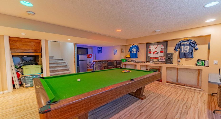 142 West Pointe Circle, Cochrane, Alberta T4C 0C2, 3 Bedrooms Bedrooms, ,4 BathroomsBathrooms,Residential,For Sale,West Pointe,A2324929