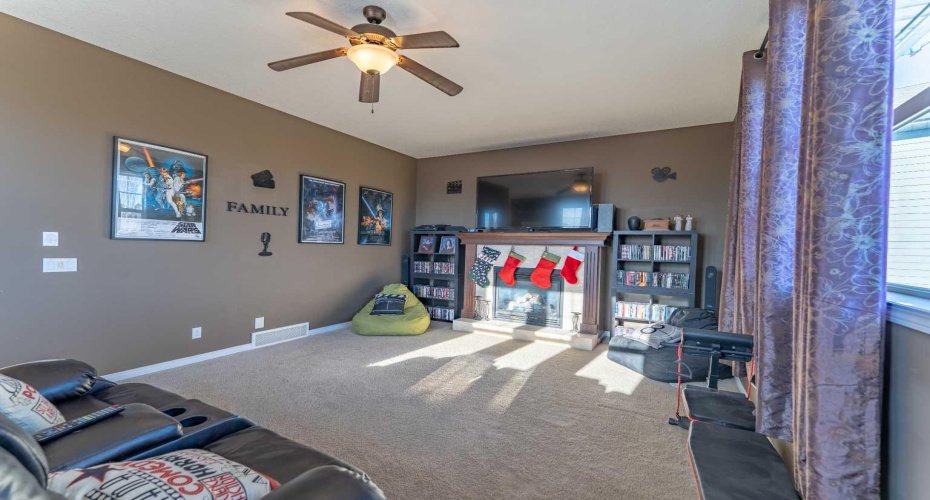 142 West Pointe Circle, Cochrane, Alberta T4C 0C2, 3 Bedrooms Bedrooms, ,4 BathroomsBathrooms,Residential,For Sale,West Pointe,A2324929