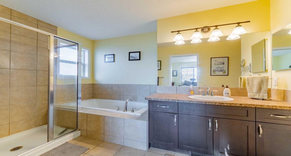 142 West Pointe Circle, Cochrane, Alberta T4C 0C2, 3 Bedrooms Bedrooms, ,4 BathroomsBathrooms,Residential,For Sale,West Pointe,A2324929