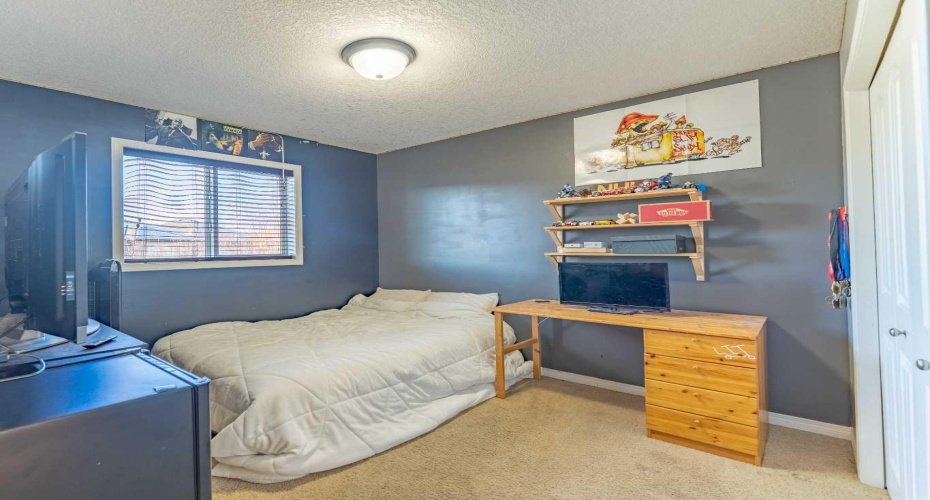 142 West Pointe Circle, Cochrane, Alberta T4C 0C2, 3 Bedrooms Bedrooms, ,4 BathroomsBathrooms,Residential,For Sale,West Pointe,A2324929