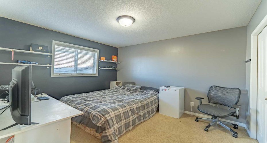 142 West Pointe Circle, Cochrane, Alberta T4C 0C2, 3 Bedrooms Bedrooms, ,4 BathroomsBathrooms,Residential,For Sale,West Pointe,A2324929