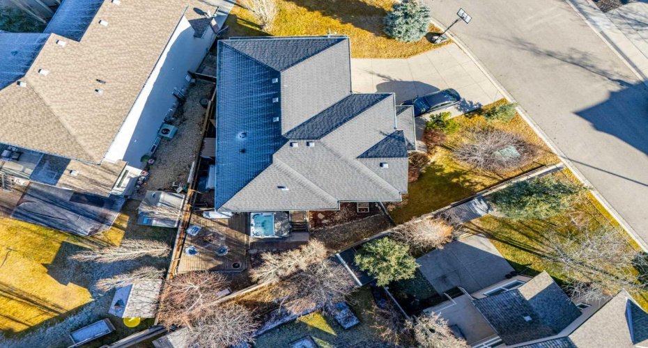 142 West Pointe Circle, Cochrane, Alberta T4C 0C2, 3 Bedrooms Bedrooms, ,4 BathroomsBathrooms,Residential,For Sale,West Pointe,A2324929