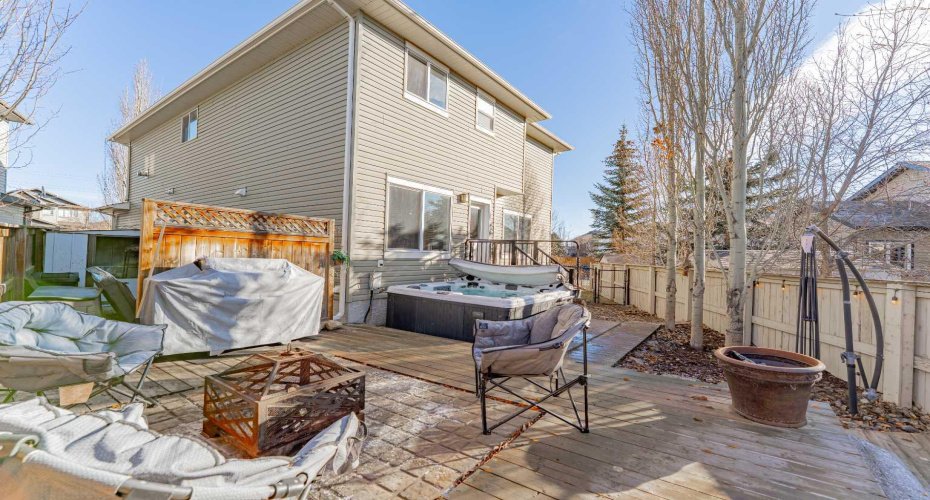 142 West Pointe Circle, Cochrane, Alberta T4C 0C2, 3 Bedrooms Bedrooms, ,4 BathroomsBathrooms,Residential,For Sale,West Pointe,A2324929