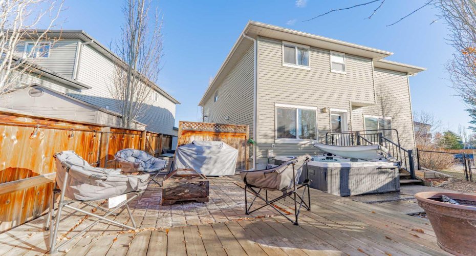 142 West Pointe Circle, Cochrane, Alberta T4C 0C2, 3 Bedrooms Bedrooms, ,4 BathroomsBathrooms,Residential,For Sale,West Pointe,A2324929