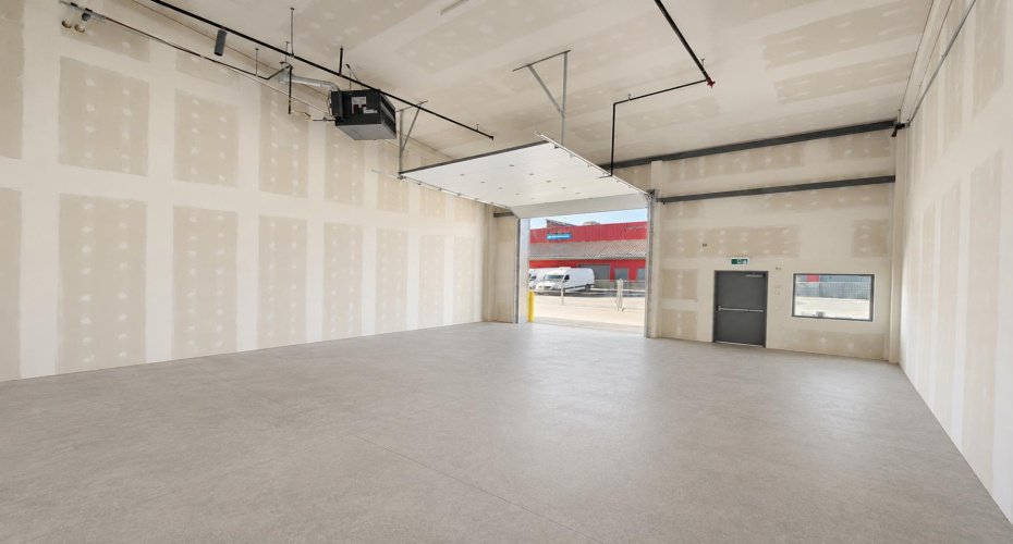 14 Griffin Industrial Point, Cochrane, Alberta T4C0A2, ,Commercial,For Lease,Griffin Industrial,A2325032