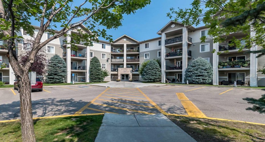 12 Cimarron Common, Okotoks, Alberta T1S 1G6, 2 Bedrooms Bedrooms, ,2 BathroomsBathrooms,Residential,For Sale,Cimarron,A2325236