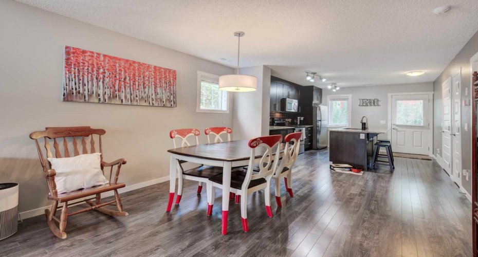 532 Mckenzie Towne Close, Calgary, Alberta T2Z 1A8, 2 Bedrooms Bedrooms, ,3 BathroomsBathrooms,Residential,For Sale,Mckenzie Towne,A2325387