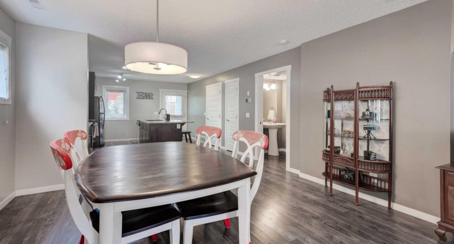 532 Mckenzie Towne Close, Calgary, Alberta T2Z 1A8, 2 Bedrooms Bedrooms, ,3 BathroomsBathrooms,Residential,For Sale,Mckenzie Towne,A2325387
