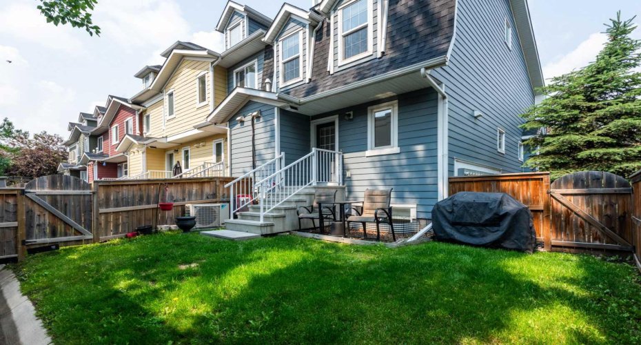 532 Mckenzie Towne Close, Calgary, Alberta T2Z 1A8, 2 Bedrooms Bedrooms, ,3 BathroomsBathrooms,Residential,For Sale,Mckenzie Towne,A2325387