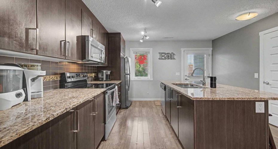 532 Mckenzie Towne Close, Calgary, Alberta T2Z 1A8, 2 Bedrooms Bedrooms, ,3 BathroomsBathrooms,Residential,For Sale,Mckenzie Towne,A2325387