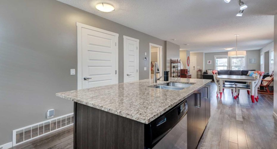 532 Mckenzie Towne Close, Calgary, Alberta T2Z 1A8, 2 Bedrooms Bedrooms, ,3 BathroomsBathrooms,Residential,For Sale,Mckenzie Towne,A2325387