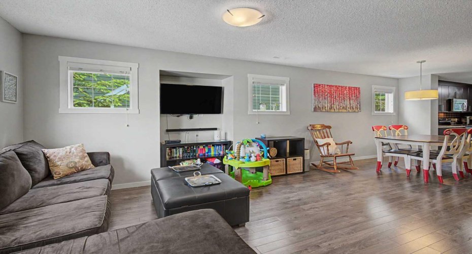 532 Mckenzie Towne Close, Calgary, Alberta T2Z 1A8, 2 Bedrooms Bedrooms, ,3 BathroomsBathrooms,Residential,For Sale,Mckenzie Towne,A2325387