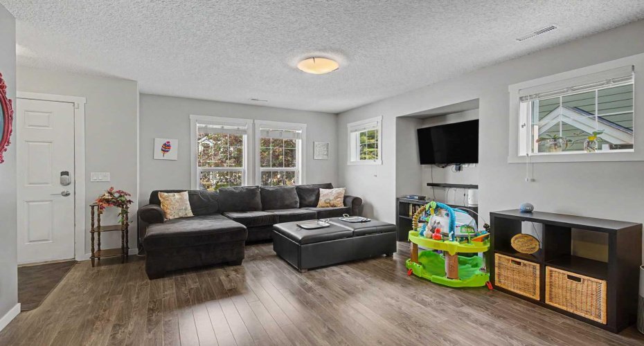 532 Mckenzie Towne Close, Calgary, Alberta T2Z 1A8, 2 Bedrooms Bedrooms, ,3 BathroomsBathrooms,Residential,For Sale,Mckenzie Towne,A2325387