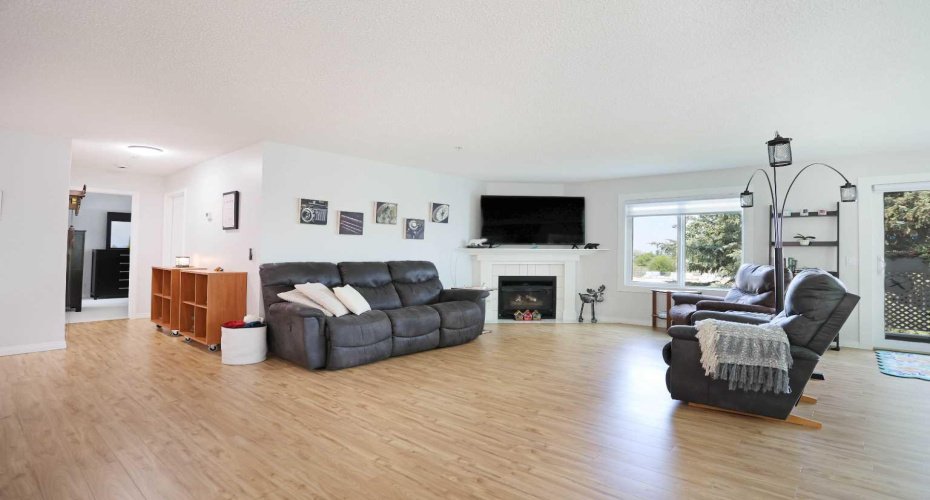 680 Cassils Road, Brooks, Alberta T1R 1H7, 2 Bedrooms Bedrooms, ,2 BathroomsBathrooms,Residential,For Sale,Cassils,A2325397