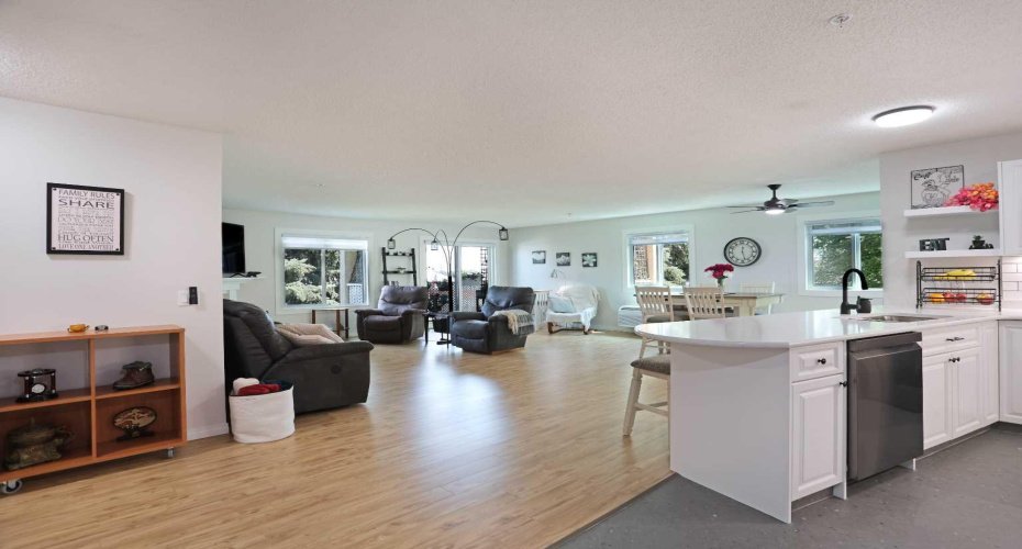 680 Cassils Road, Brooks, Alberta T1R 1H7, 2 Bedrooms Bedrooms, ,2 BathroomsBathrooms,Residential,For Sale,Cassils,A2325397