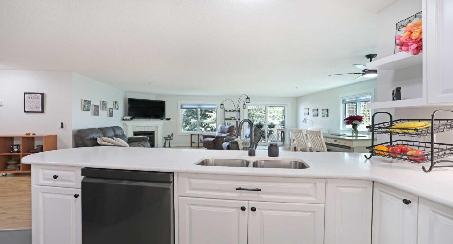 680 Cassils Road, Brooks, Alberta T1R 1H7, 2 Bedrooms Bedrooms, ,2 BathroomsBathrooms,Residential,For Sale,Cassils,A2325397