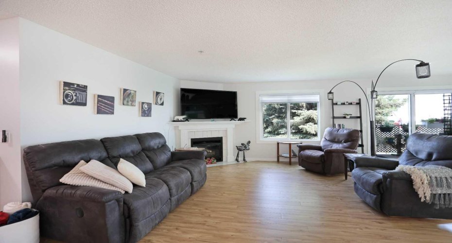 680 Cassils Road, Brooks, Alberta T1R 1H7, 2 Bedrooms Bedrooms, ,2 BathroomsBathrooms,Residential,For Sale,Cassils,A2325397