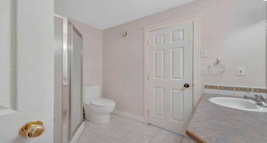 25 Ashmore Close, Red Deer, Alberta T4R 2R7, 6 Bedrooms Bedrooms, ,4 BathroomsBathrooms,Residential,For Sale,Ashmore,A2325415