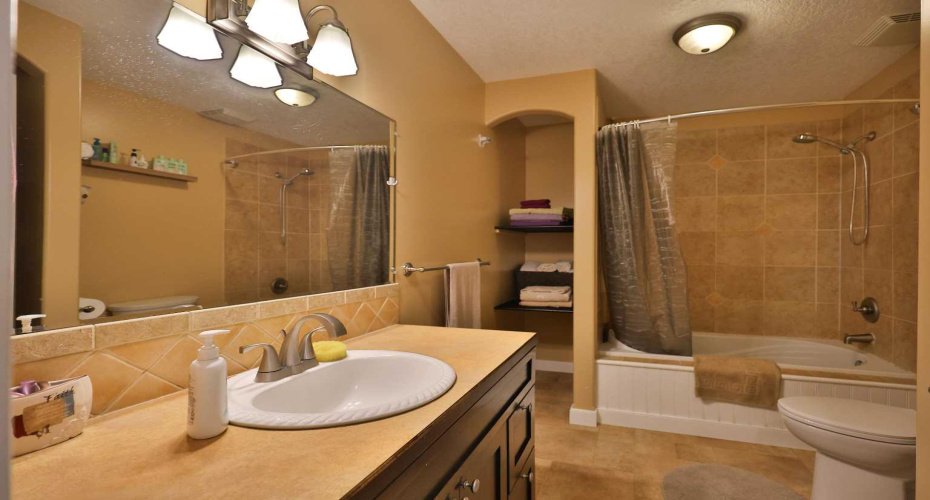 229 2A Street, Stirling, Alberta T0K 2E0, 5 Bedrooms Bedrooms, ,2 BathroomsBathrooms,Residential,For Sale,2A,A2325455