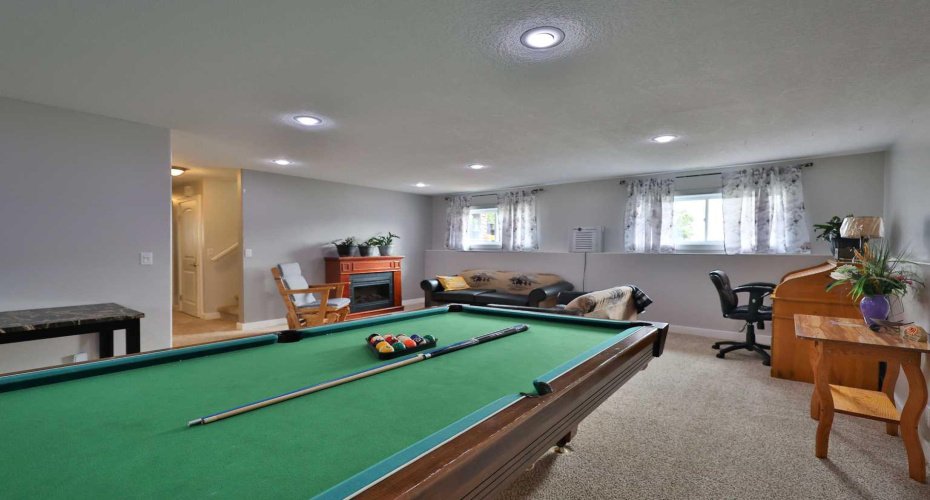 229 2A Street, Stirling, Alberta T0K 2E0, 5 Bedrooms Bedrooms, ,2 BathroomsBathrooms,Residential,For Sale,2A,A2325455